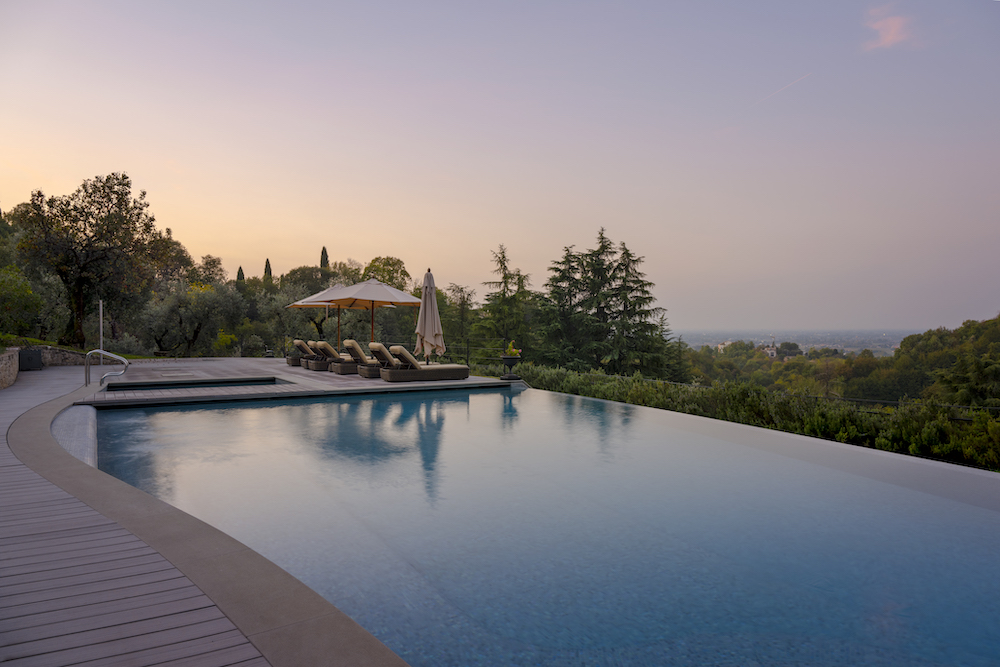 Villa Cipriani Pool mit Ausblick